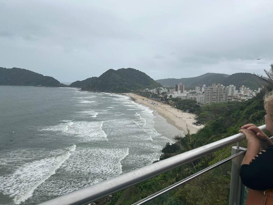Ap Em Guaruja - 2 Quartos Com Dependencia 외부 사진
